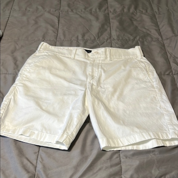 Abercrombie & Fitch White Flat Front Shorts - Picture 1 of 7